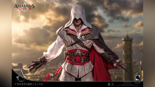 Показана официальная коллекционная фигурка Эцио из Assassin's Creed 2 за 265 тыс руб. У героя настоящее металлическое оружие